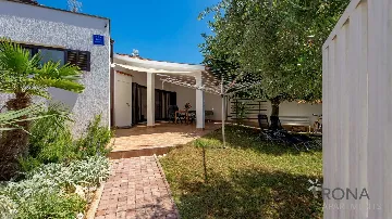 One-Bedroom Apartment with Terrace in Barbariga