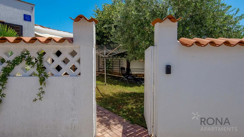 One-Bedroom Apartment with Terrace in Barbariga
