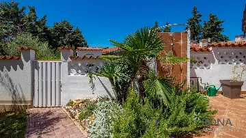 One-Bedroom Apartment with Terrace in Barbariga