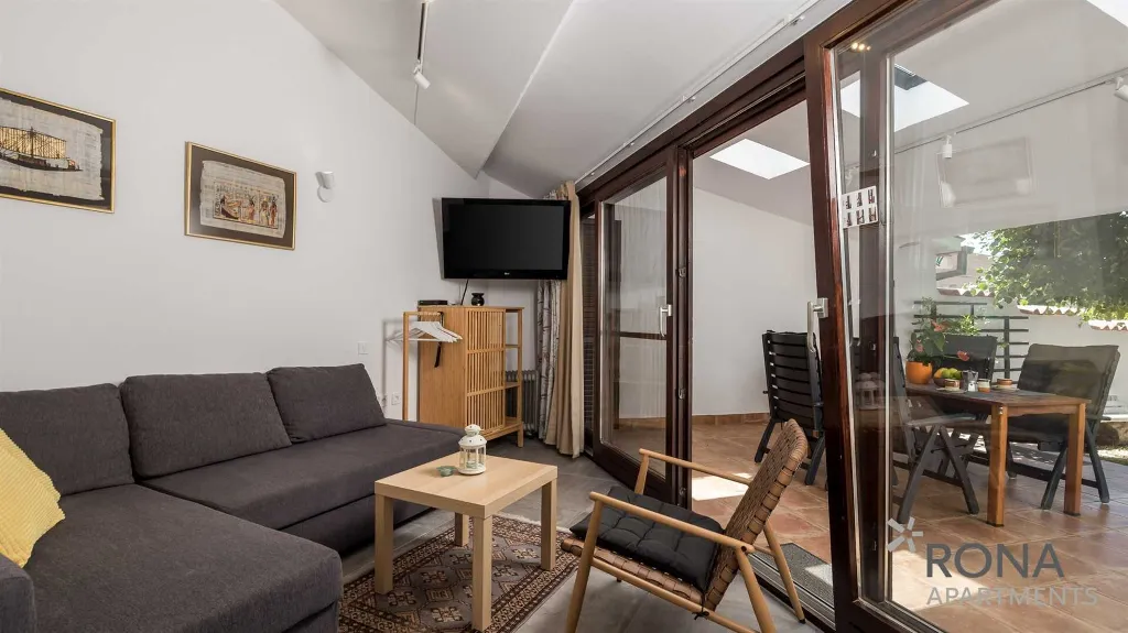 One-Bedroom Apartment with Terrace in Barbariga