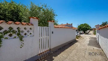 One-Bedroom Apartment with Terrace in Barbariga