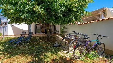 One-Bedroom Apartment with Terrace in Barbariga