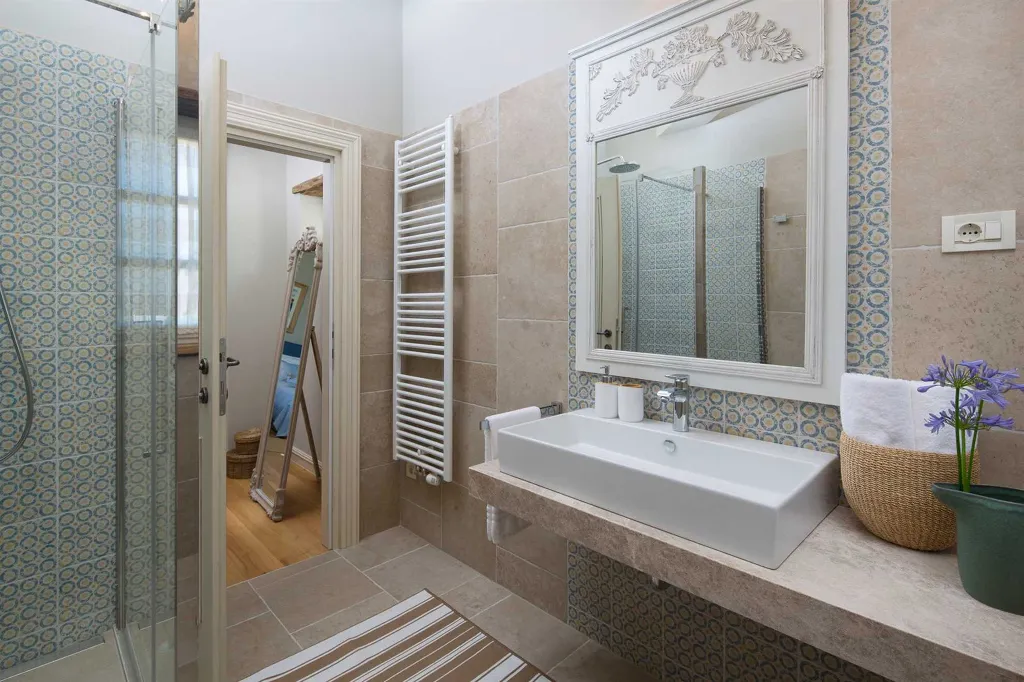4-Bedroom Villa in Ladići with Private Pool
