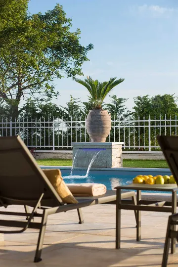 4-Bedroom Villa in Ladići with Private Pool