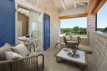 4-Bedroom Villa in Ladići with Private Pool