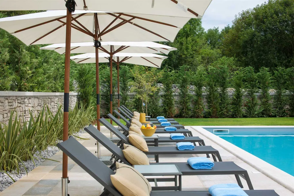 Villa with Private Pool for 8 Guests in Ladići