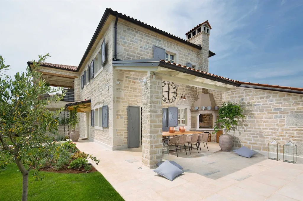 Villa with Private Pool for 8 Guests in Ladići