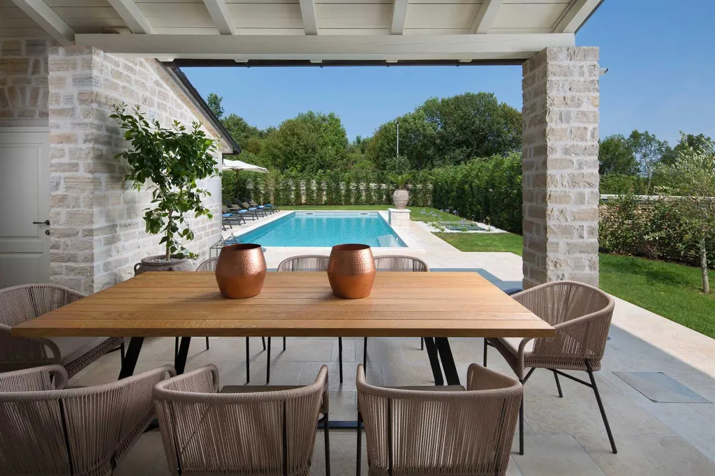 Villa with Private Pool for 8 Guests in Ladići