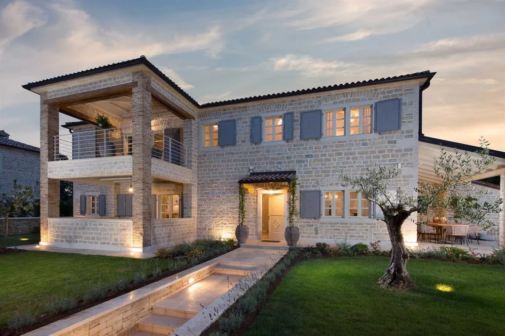 Villa with Private Pool for 8 Guests in Ladići