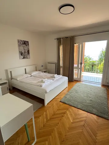 Apartment in Ičići for 4 Guests with Sea View