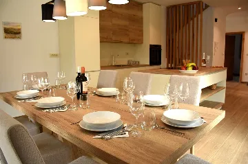 Three-Bedroom Villa in Rasopasno with Heated Pool