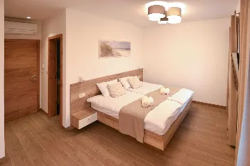 Three-Bedroom Villa in Rasopasno with Heated Pool