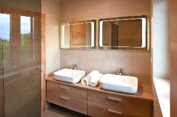 Three-Bedroom Villa in Rasopasno with Heated Pool