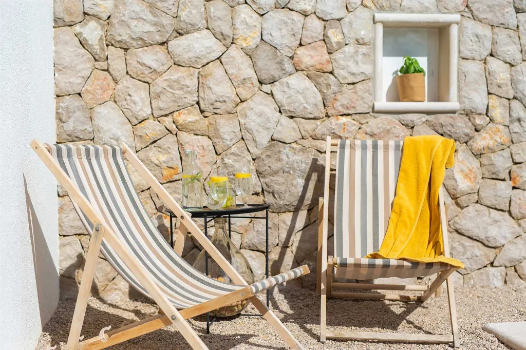 Villa for 7 Guests in Vrbnik with Pool and Sea View