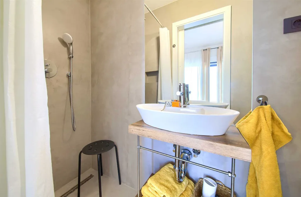 Villa for 7 Guests in Vrbnik with Pool and Sea View