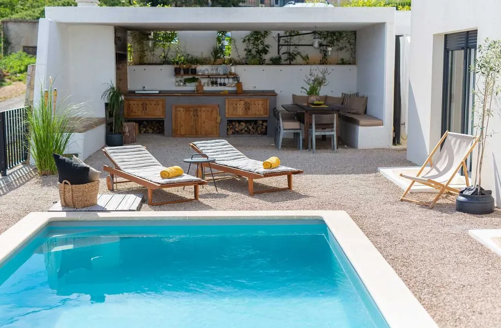 Villa for 7 Guests in Vrbnik with Pool and Sea View