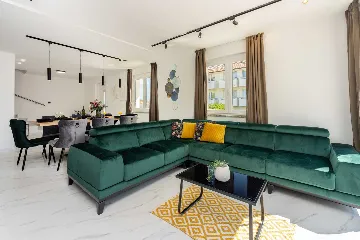 4-Bedroom Villa with Pool in Baška (Krk)