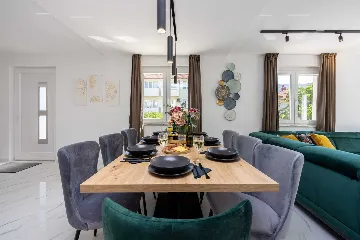 4-Bedroom Villa with Pool in Baška (Krk)