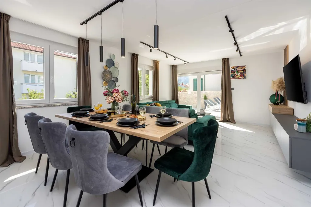 4-Bedroom Villa with Pool in Baška (Krk)