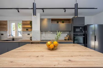 4-Bedroom Villa with Pool in Baška (Krk)