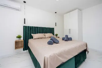 4-Bedroom Villa with Pool in Baška (Krk)