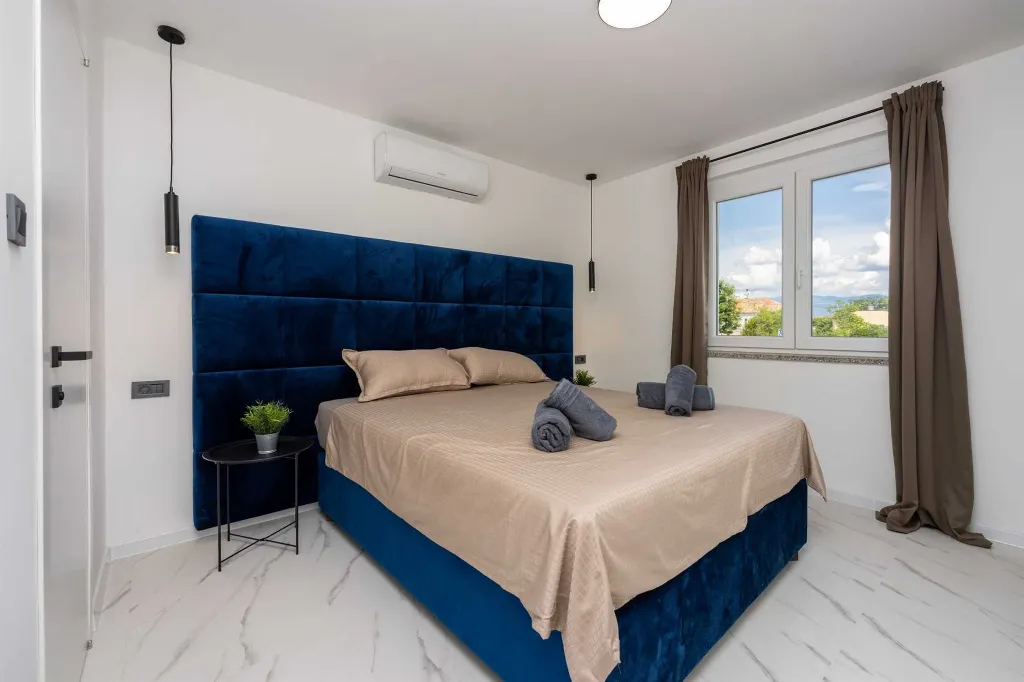 4-Bedroom Villa with Pool in Baška (Krk)