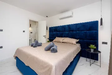 4-Bedroom Villa with Pool in Baška (Krk)