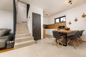 Klimno Villa for 6 Guests with Heated Pool