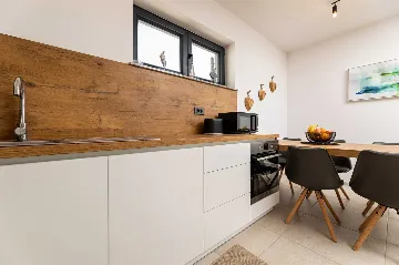 Klimno Villa for 6 Guests with Heated Pool