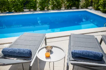 Klimno Villa for 6 Guests with Heated Pool