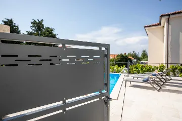 Klimno Villa for 6 Guests with Heated Pool