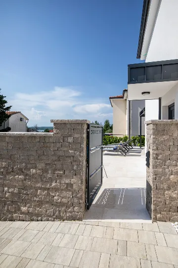 Klimno Villa for 6 Guests with Heated Pool