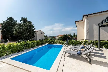 Klimno Villa for 6 Guests with Heated Pool