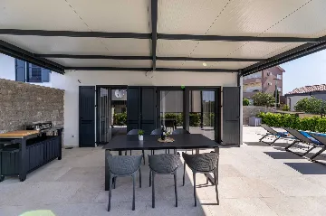 Klimno Villa for 6 Guests with Heated Pool