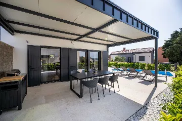 Klimno Villa for 6 Guests with Heated Pool