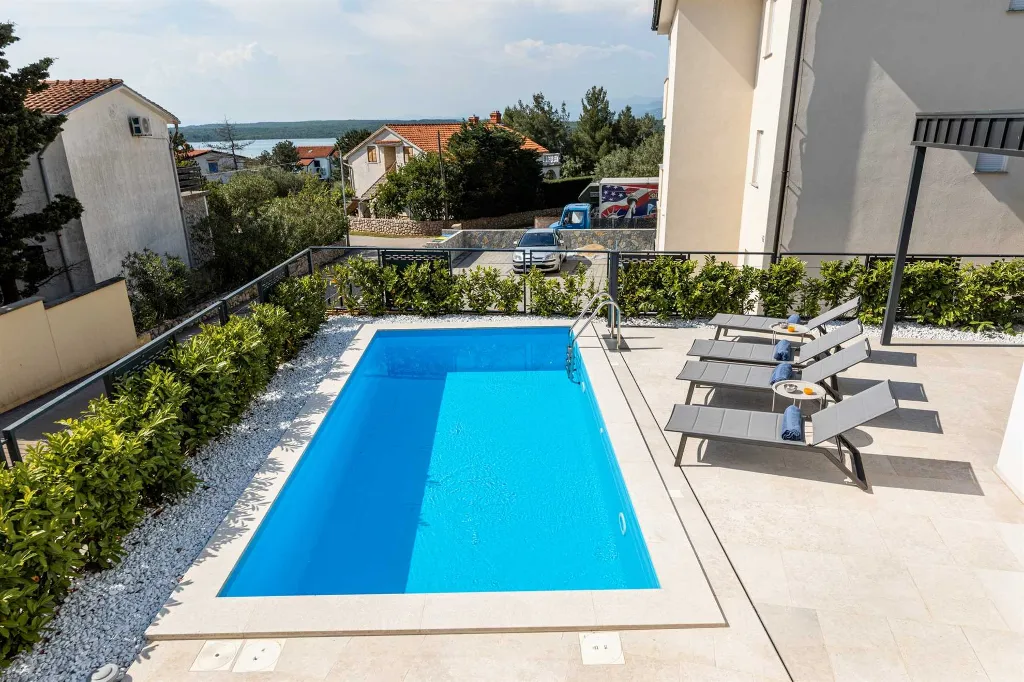 Klimno Villa for 6 Guests with Heated Pool