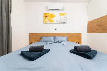 Klimno Villa for 6 Guests with Heated Pool