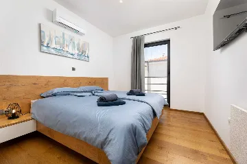 Klimno Villa for 6 Guests with Heated Pool