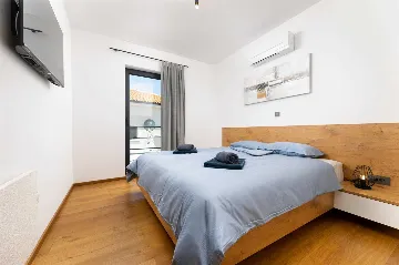 Klimno Villa for 6 Guests with Heated Pool