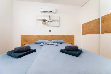 Klimno Villa for 6 Guests with Heated Pool