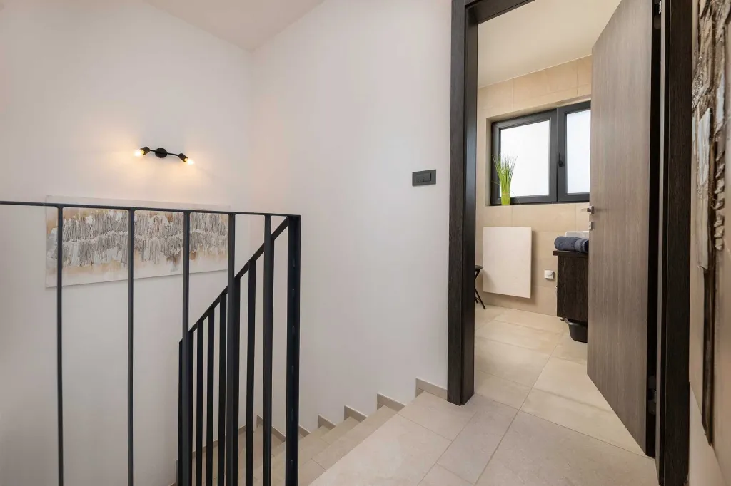 Klimno Villa for 6 Guests with Heated Pool