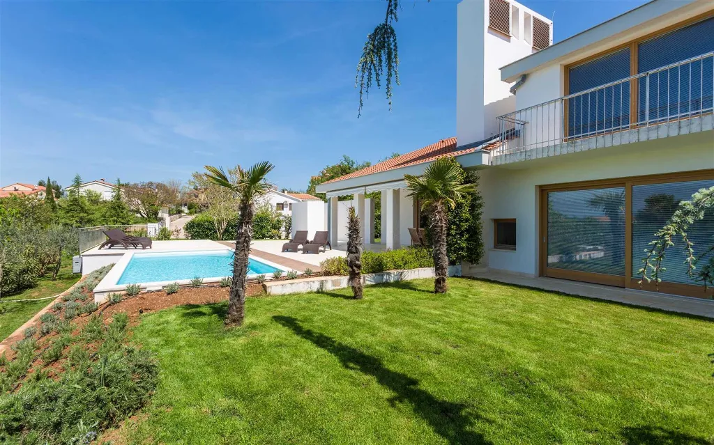 3-Bedroom Villa in Klimno (Krk) for Up to 6