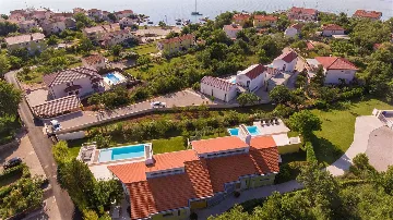 3-Bedroom Villa in Klimno (Krk) for Up to 6