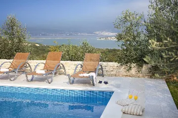 3-Bedroom Villa in Sužan (Krk) with Pool