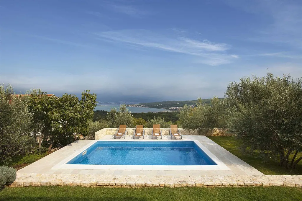 3-Bedroom Villa in Sužan (Krk) with Pool