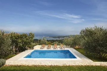 3-Bedroom Villa in Sužan (Krk) with Pool