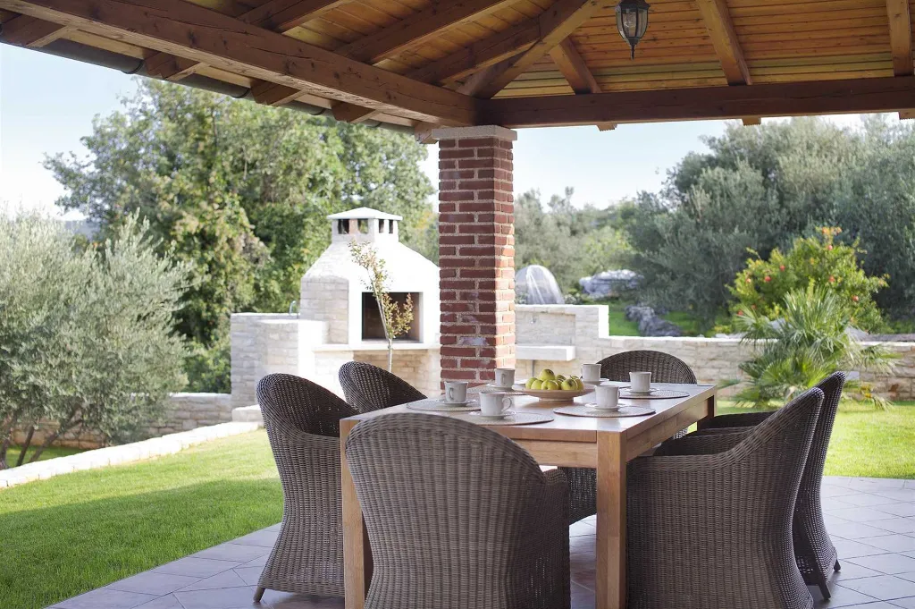 3-Bedroom Villa in Sužan (Krk) with Pool