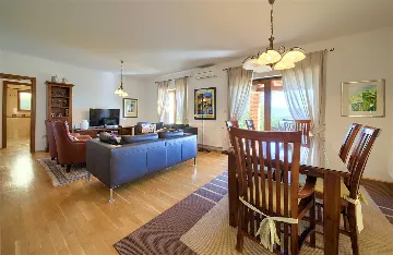 3-Bedroom Villa in Sužan (Krk) with Pool