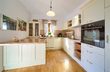 3-Bedroom Villa in Sužan (Krk) with Pool