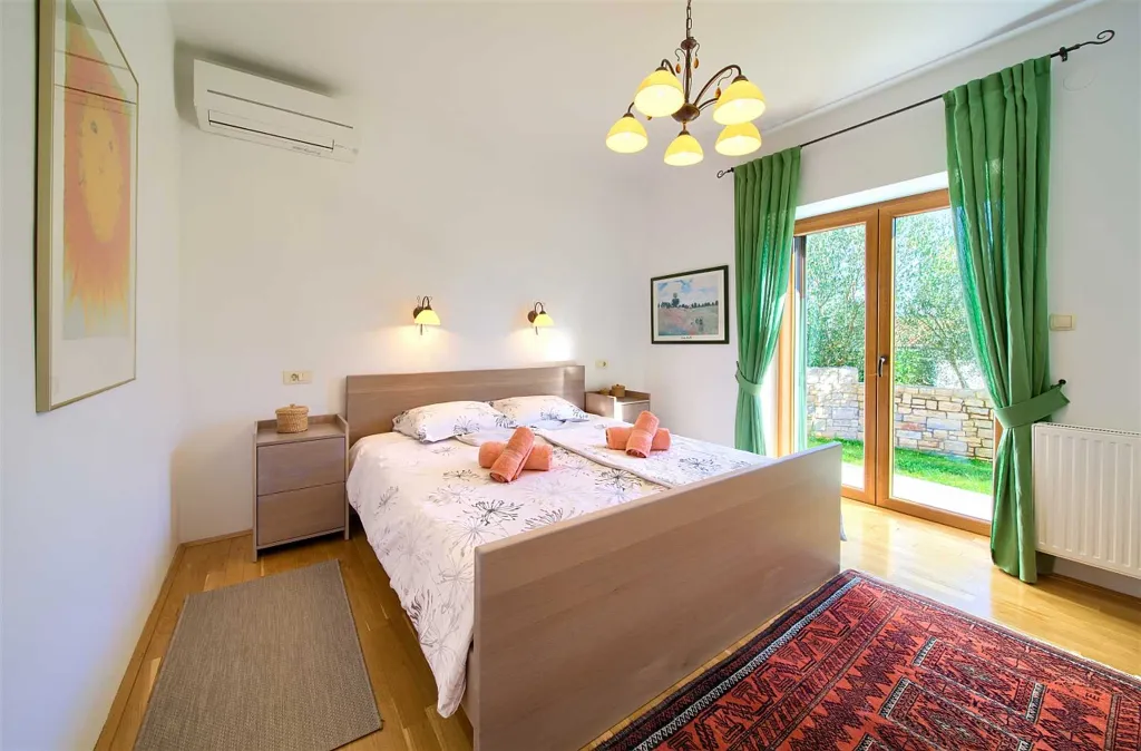 3-Bedroom Villa in Sužan (Krk) with Pool